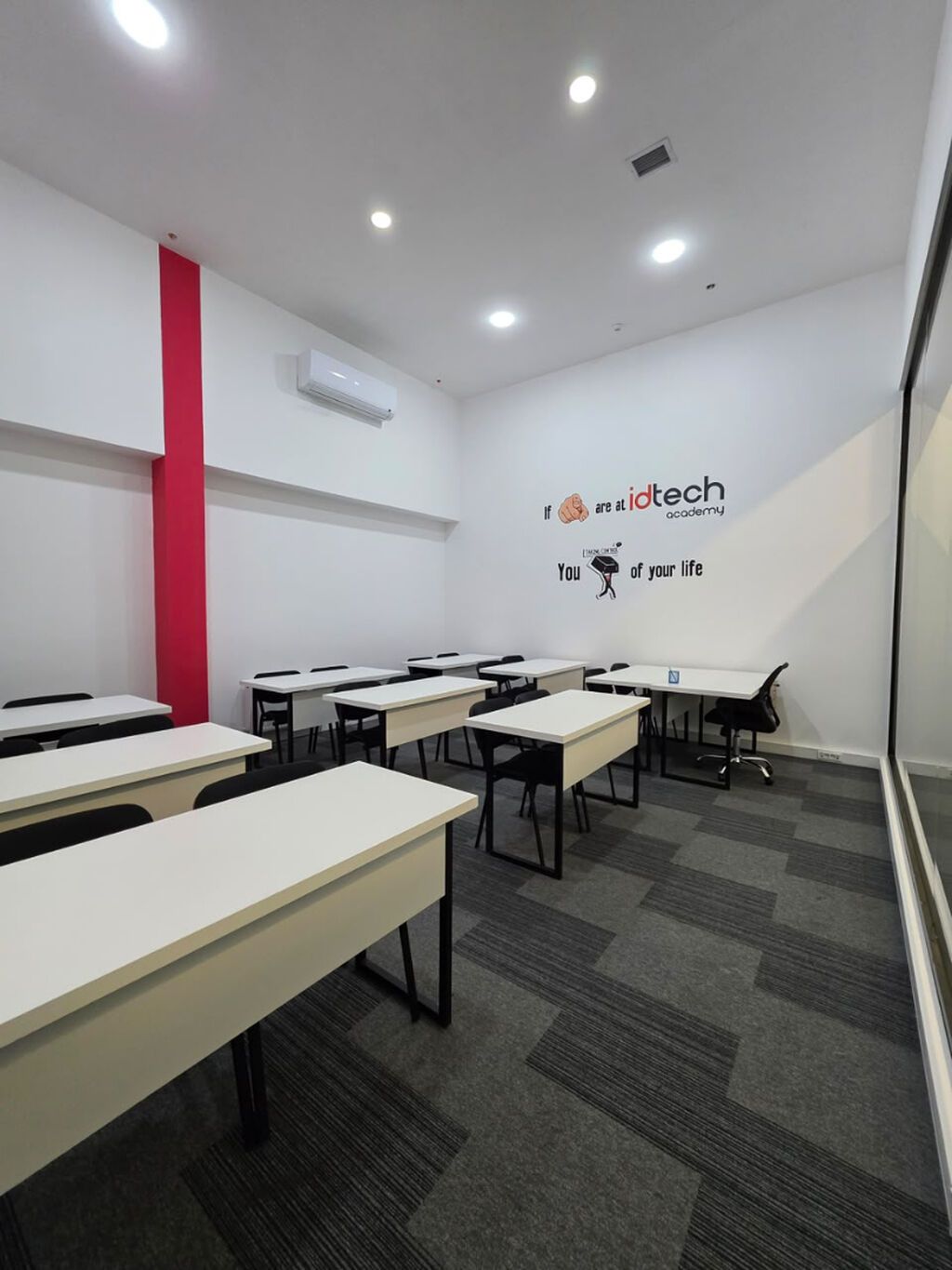 XƏTAİ m. / PARK AZURE - TAM HAZIR TƏLİM VƏ OFİS OTAĞI İCARƏYƏ VERİLİR