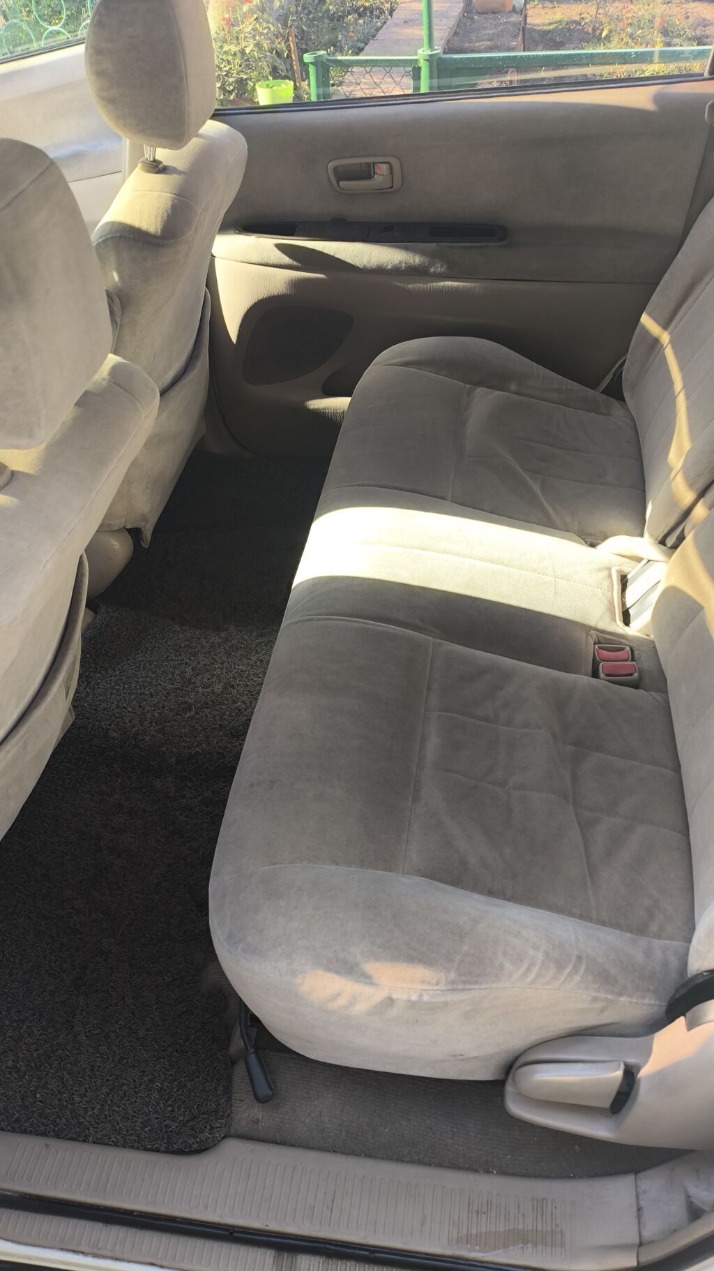 Toyota Ipsum: 2001 г., 2 л, Автомат, Бензин, Минивэн: фото 5