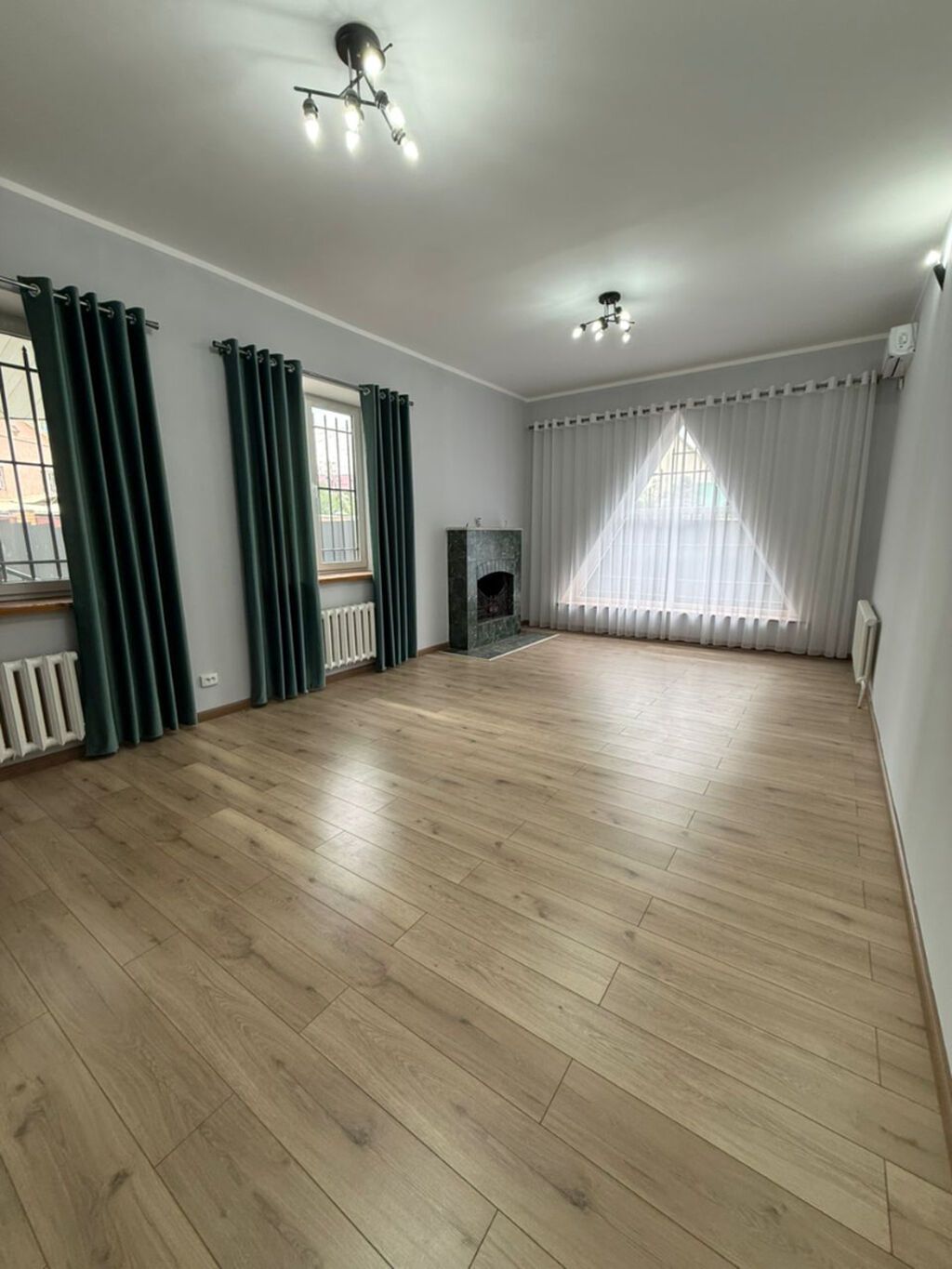 300 м², 8 комнат, Балкон застеклен, Видеонаблюдение, Евроремонт
