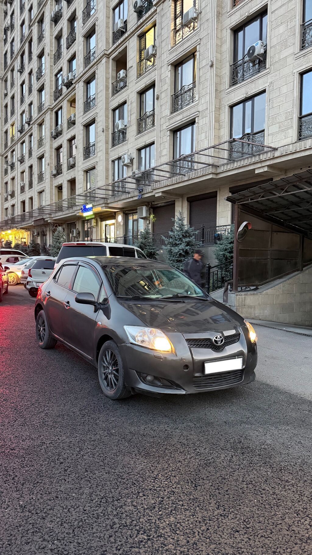 Toyota Auris: 2007 г., 1.5 л, Вариатор, Бензин, Хэтчбэк: фото 3