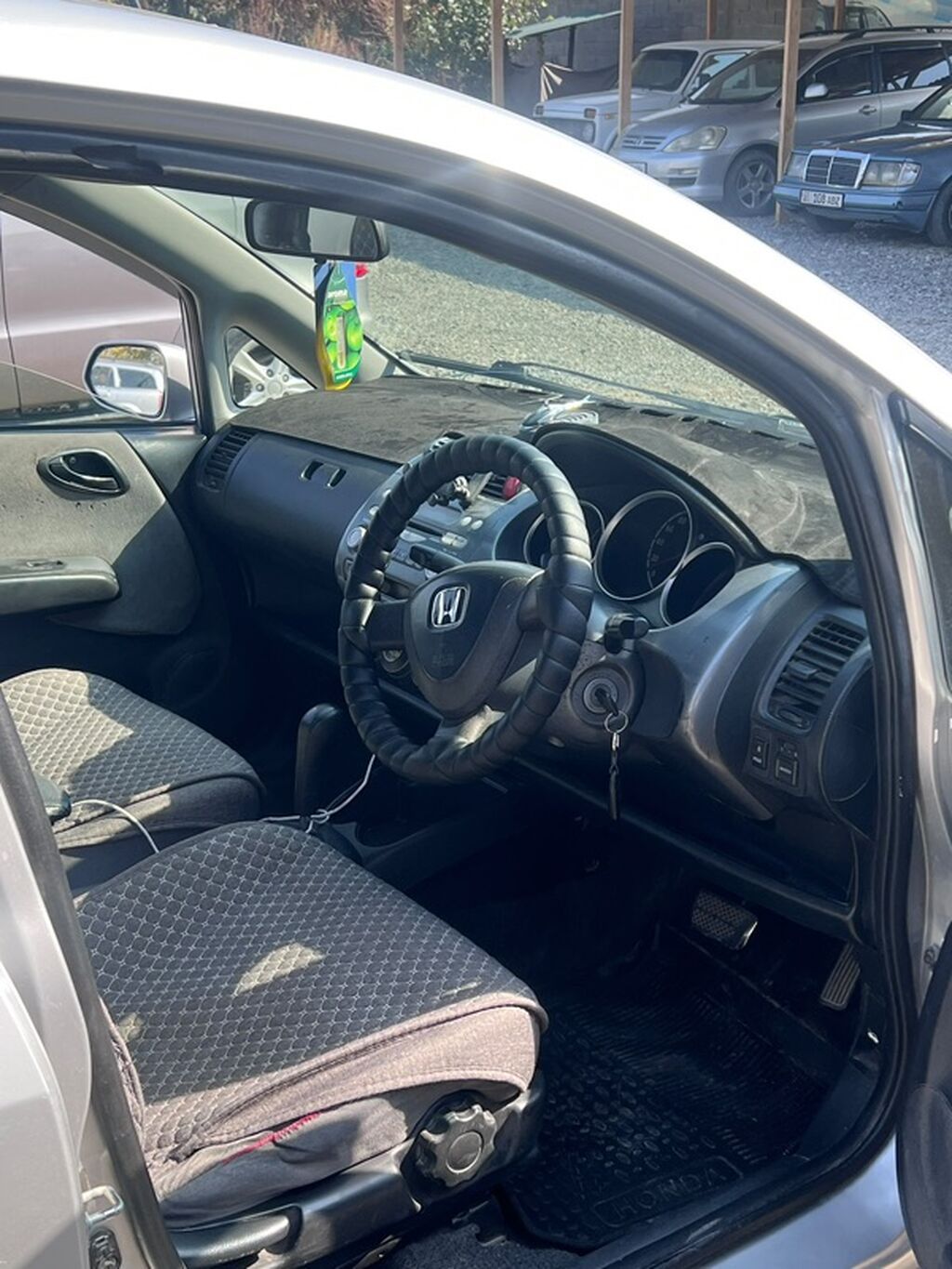 Honda Fit: 2002 г., 1.3 л, Автомат, Бензин, Хэтчбэк: фото 5