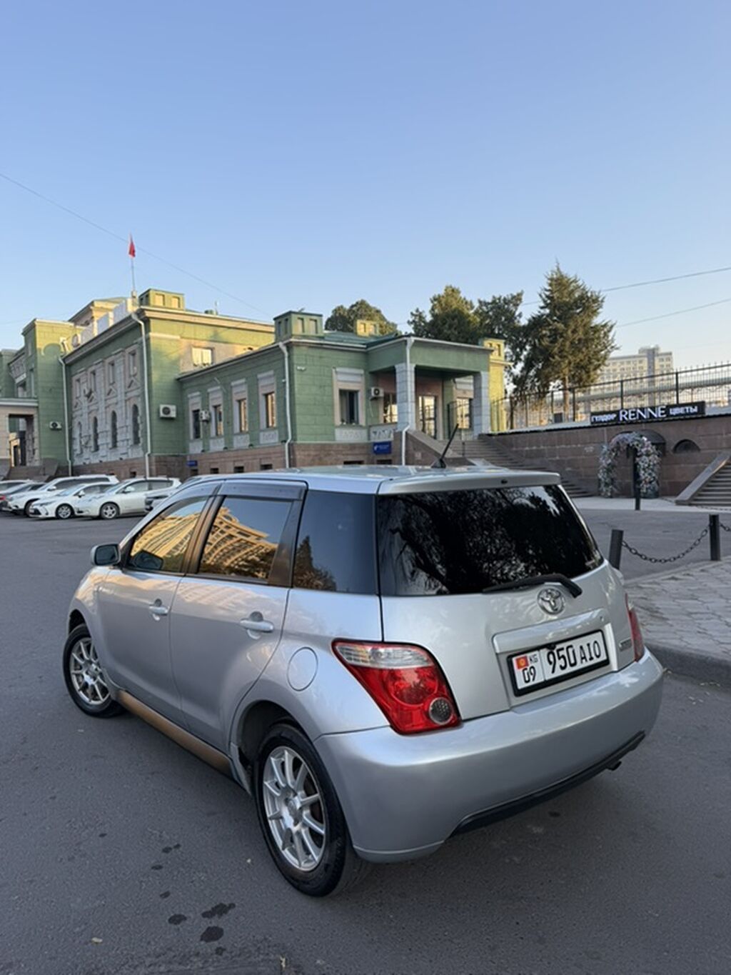 Toyota Ist: 2002 г., 1.3 л, Автомат, Бензин, Хэтчбэк: фото 4