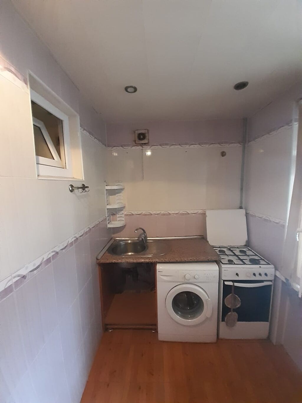 Sumqayıt, 3 otaqlı, Köhnə tikili, 72 kv. m