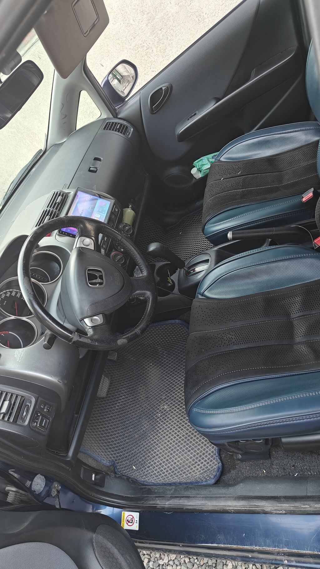 Honda Fit: 2002 г., 1.5 л, Автомат, Бензин, Хэтчбэк: фото 2