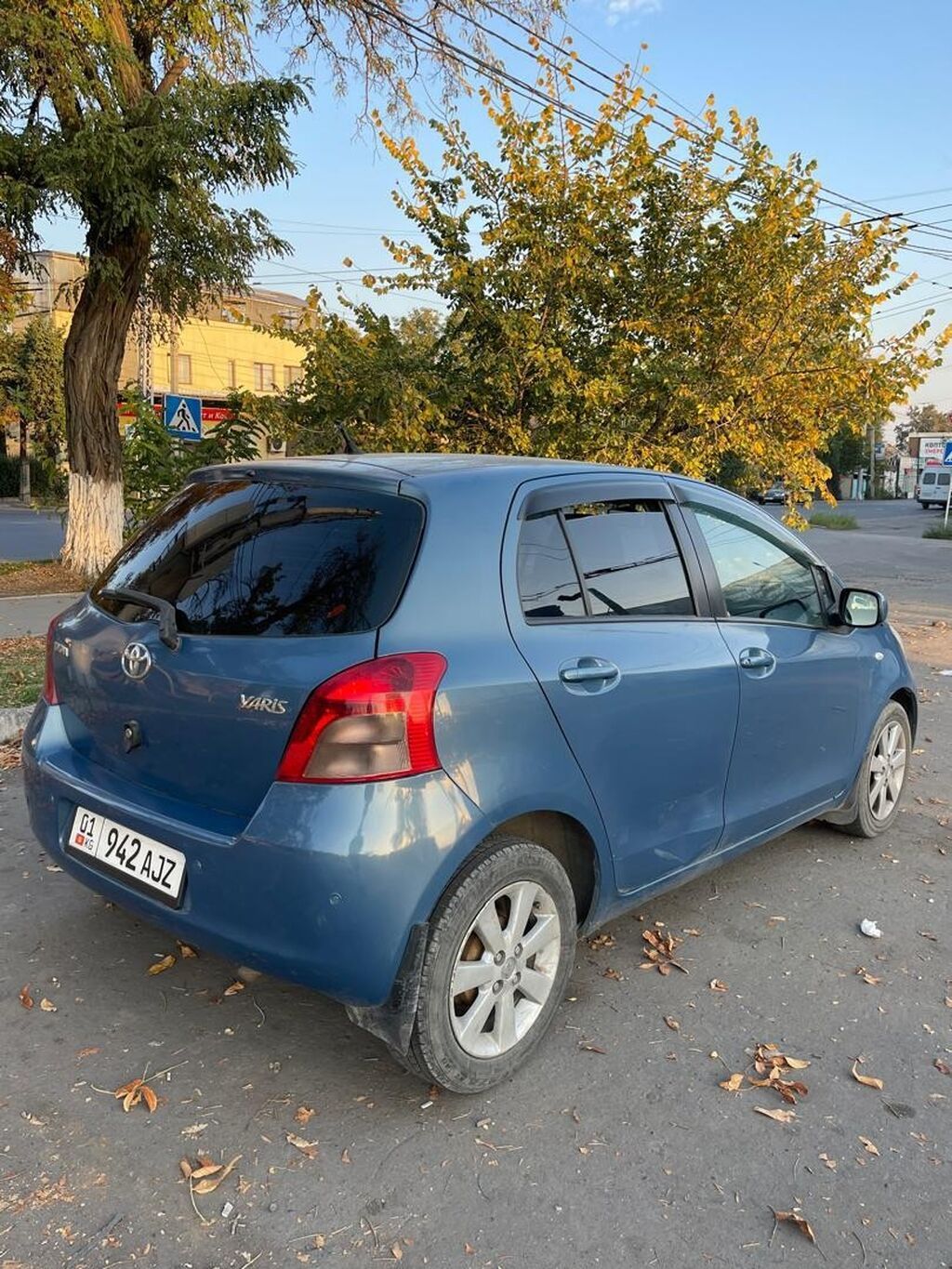 Toyota Yaris: 2007 г., 1.3 л, Робот, Бензин, Хэтчбэк: фото 3