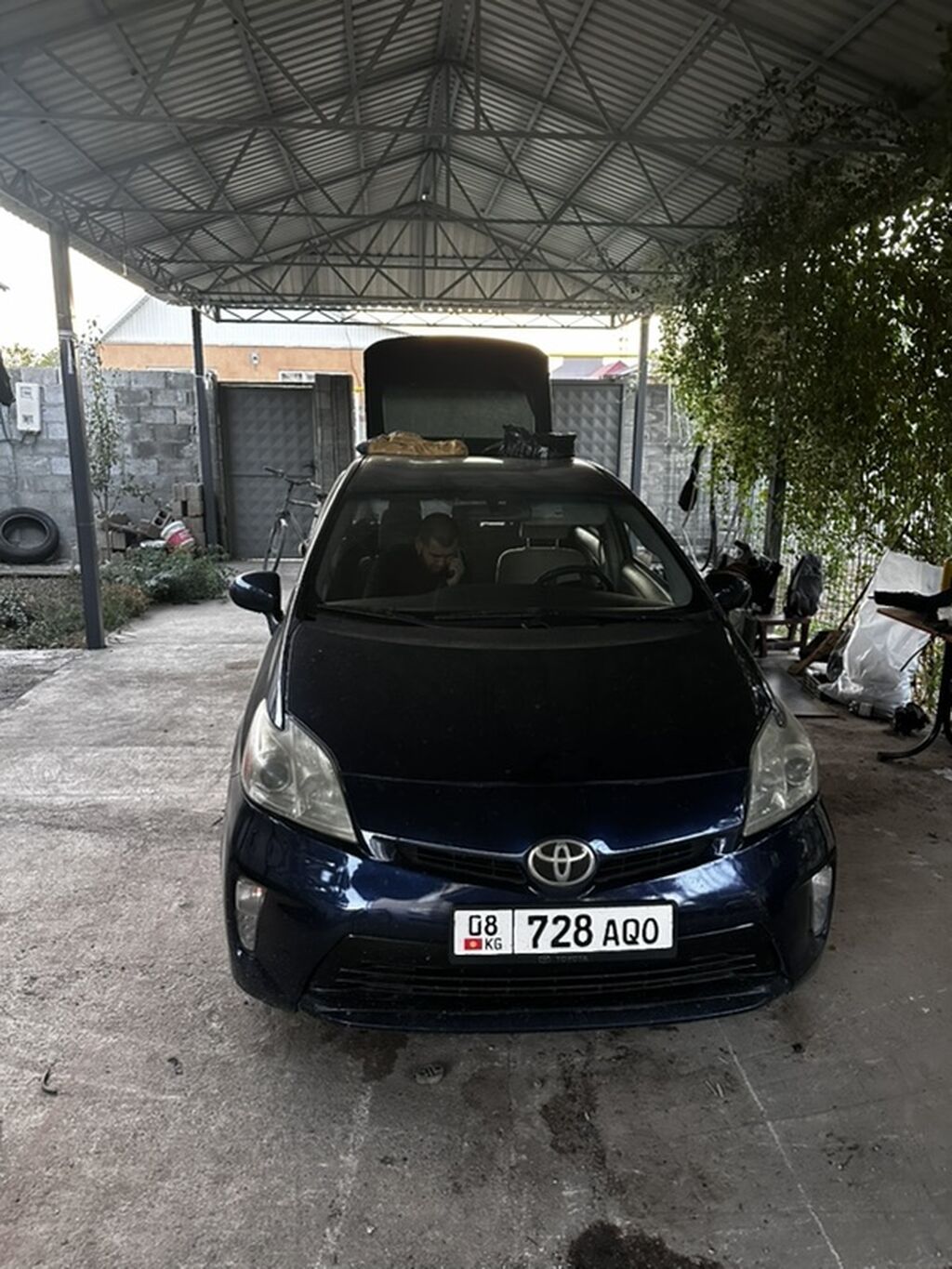 Toyota Prius: 2015 г., Гибрид, Хэтчбэк: фото 2