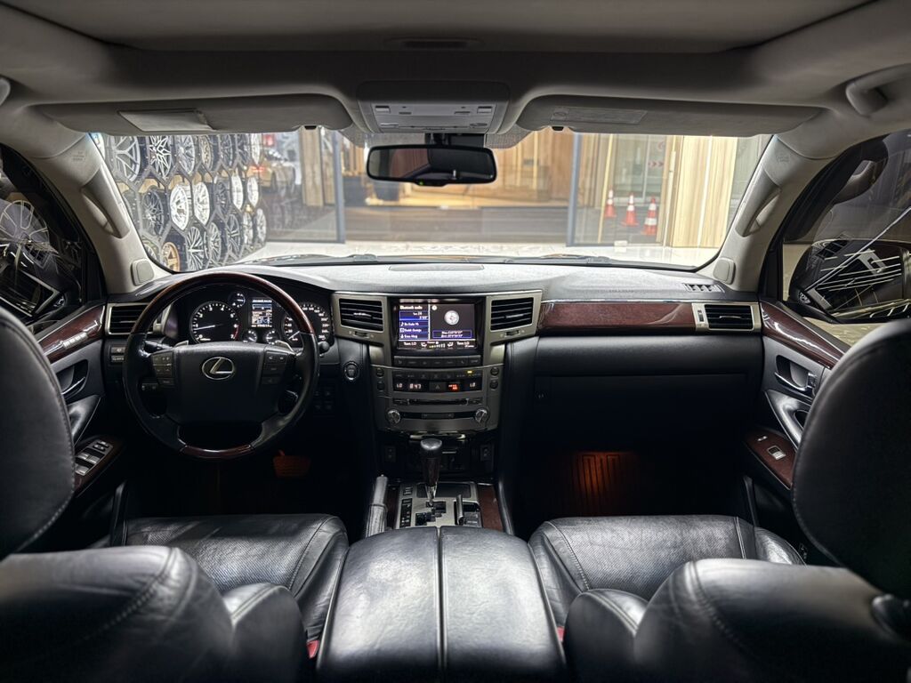 Lexus LX: 2012 г., 5.7 л, Автомат, Бензин, Внедорожник: фото 7