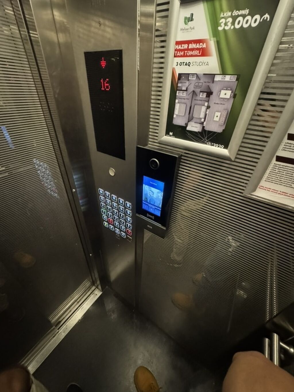 Makler deiləm öz evimdir. 20 Yanvar metrosuna cəmi 5 dəqiqəlik piyada