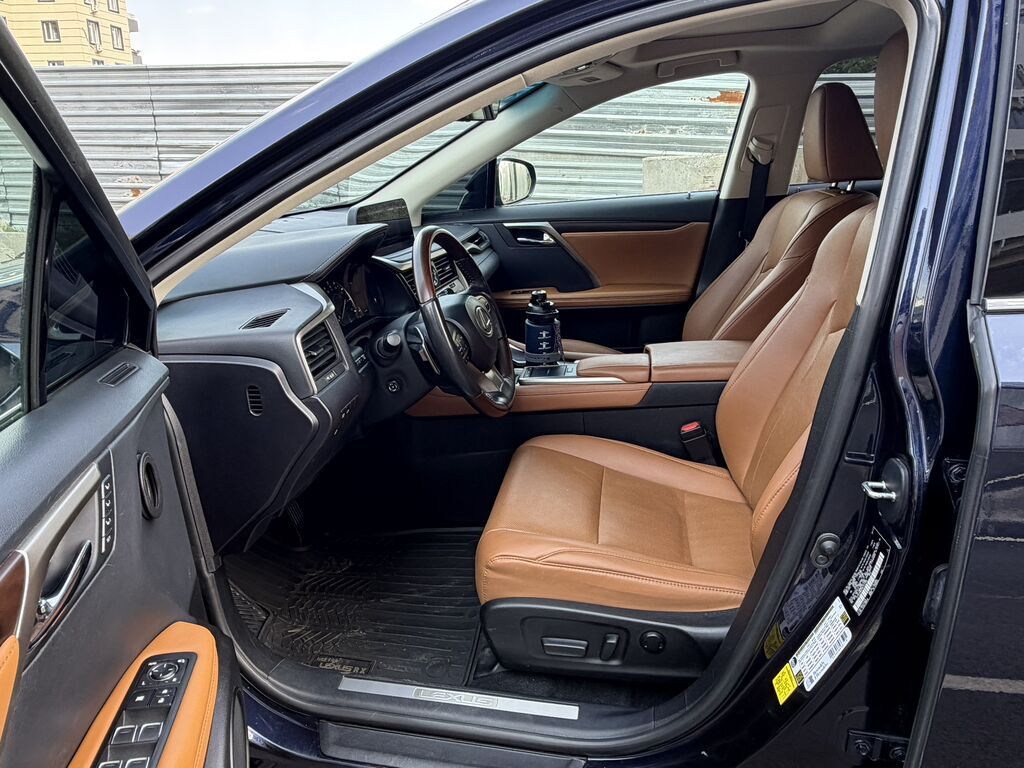 Lexus RX: 2021 г., 3.5 л, Автомат, Бензин, Внедорожник: фото 3