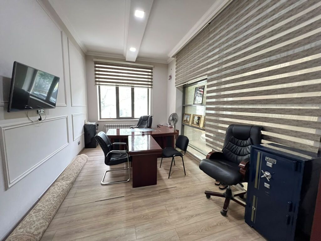 HEYDƏR ƏLİYEV MƏRKƏZİNƏ YAXIN 204 m² OFİS SATILIR - Lokasiya: Heydər