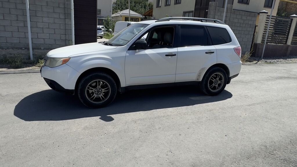 Subaru Forester: 2010 г., 2.5 л, Автомат, Бензин, Кроссовер: фото 2