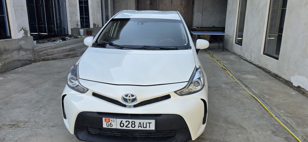 Toyota Prius V: 2016 г., 1.8 л, Автомат, Гибрид, Универсал: фото 6