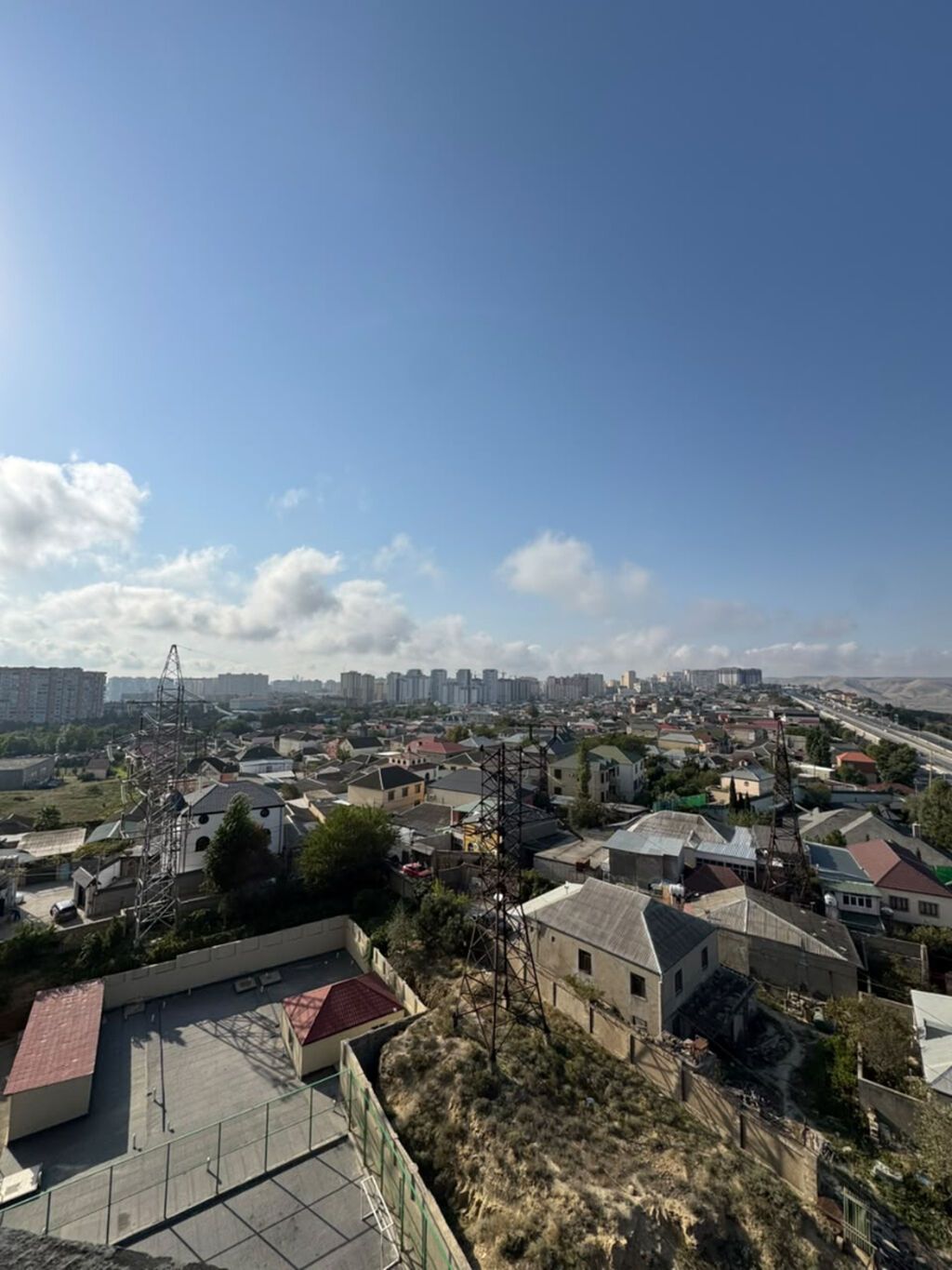 3 otaqlı, Yeni tikili, m. 20 Yanvar, 122 kv. m