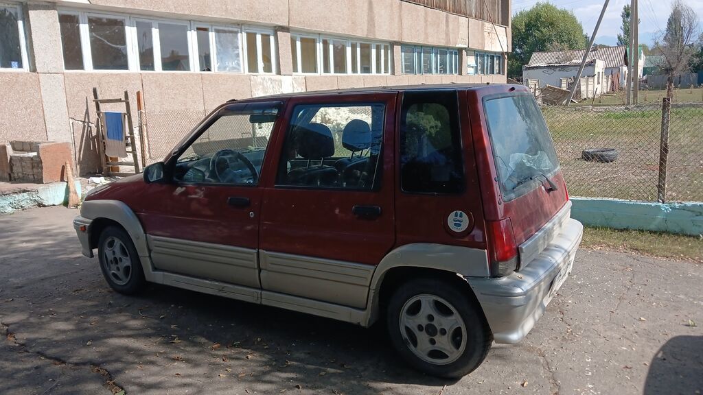 Daihatsu : 1997 г., 0.8 л, Автомат, Бензин, Седан: фото 1