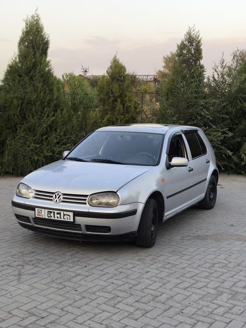 Volkswagen Golf: 2000 г., 1.6 л, Механика, Бензин, Хэтчбэк: фото 4