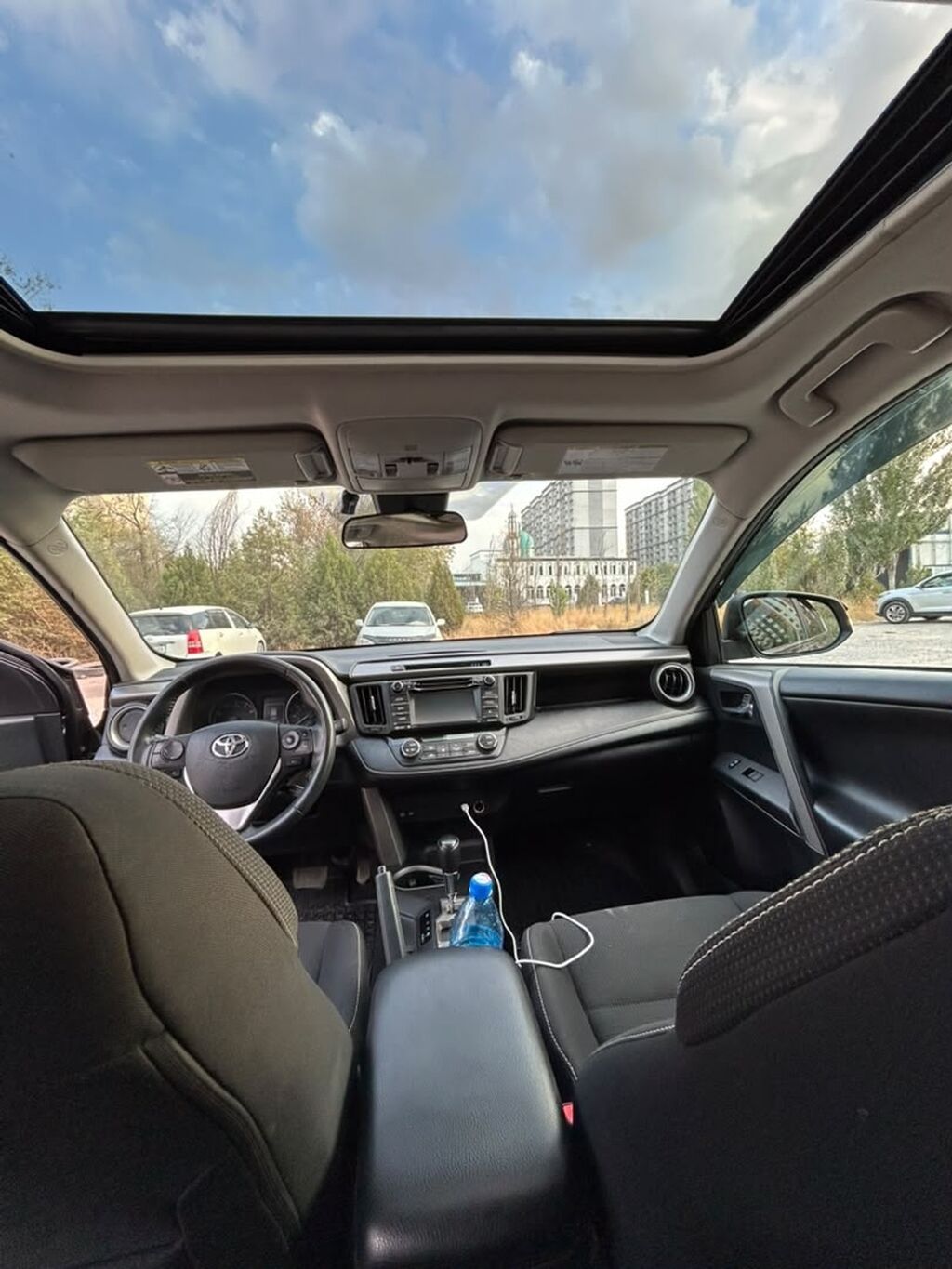 Toyota RAV4: 2017 г., 2.5 л, Автомат, Бензин, Кроссовер: фото 6