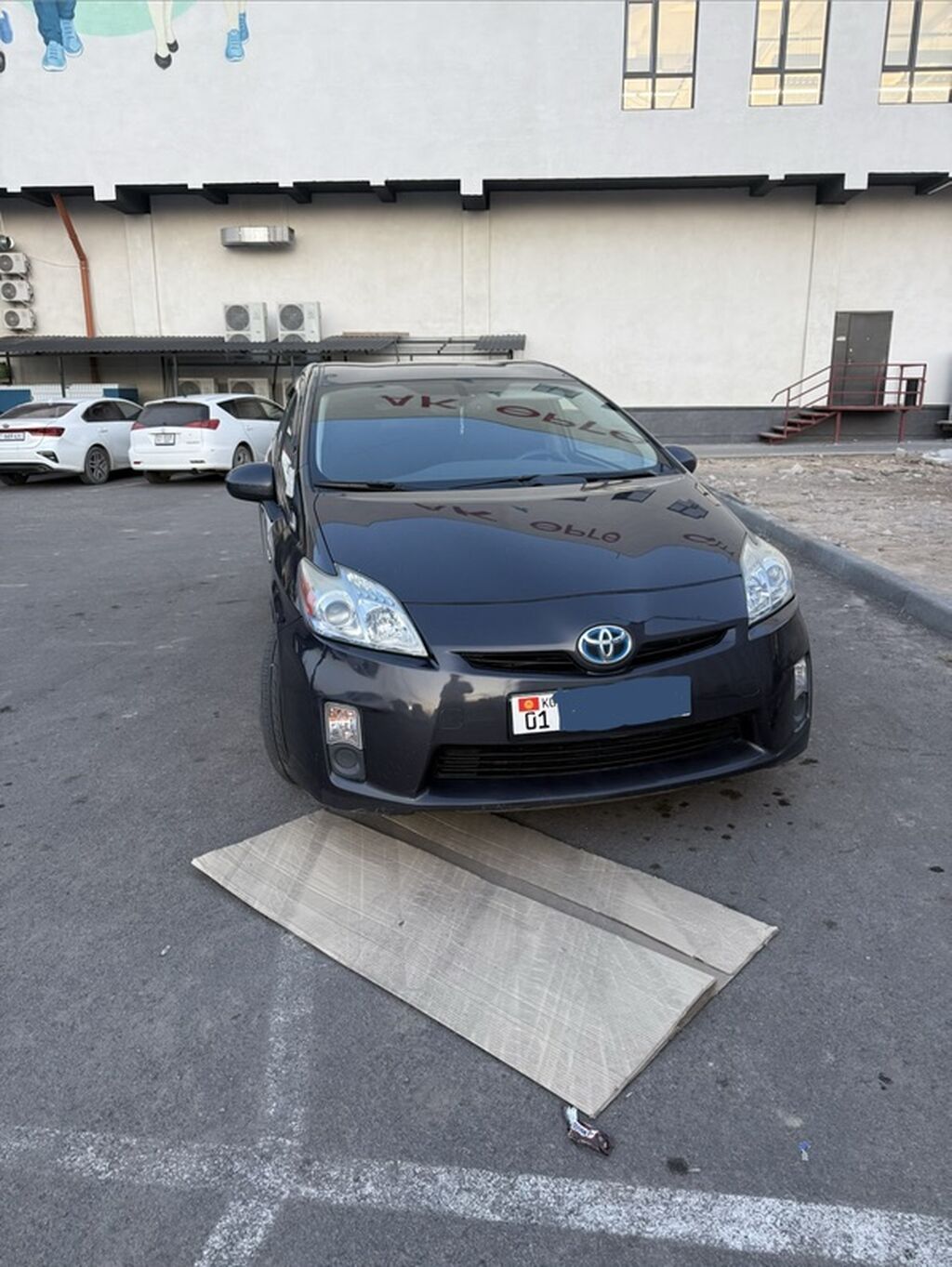 Toyota Prius: 2011 г., 1.8 л, Вариатор, Гибрид, Хэтчбэк: фото 1