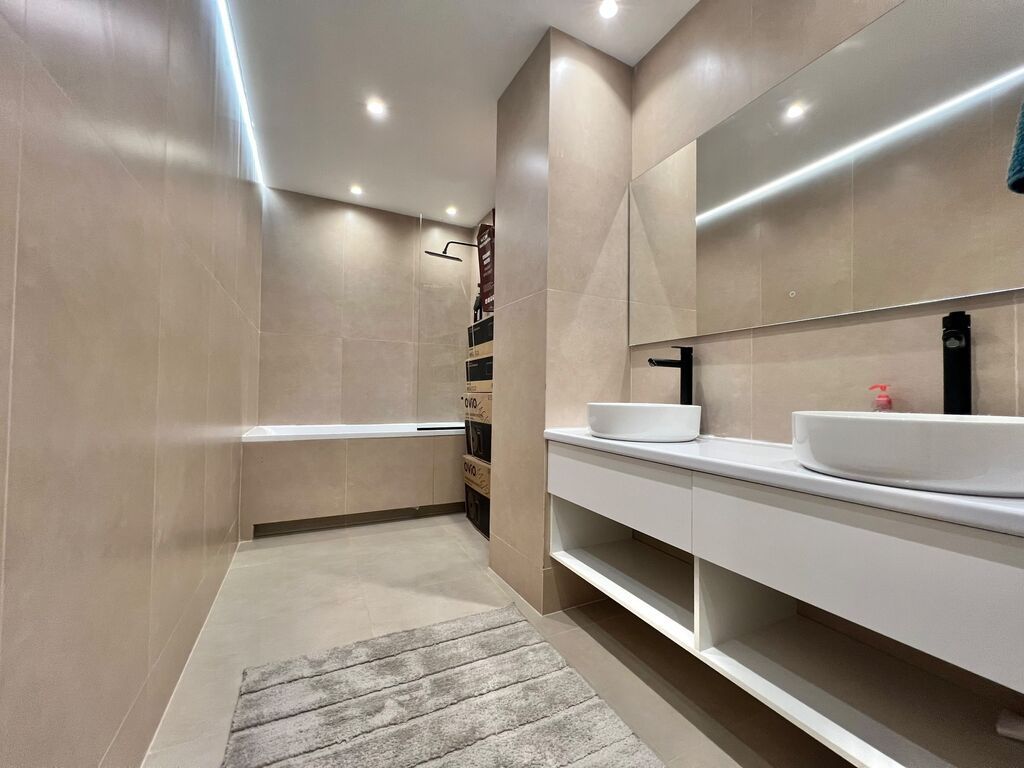 3 комнаты, 118 м², Элитка, 5 этаж, Дизайнерский ремонт
