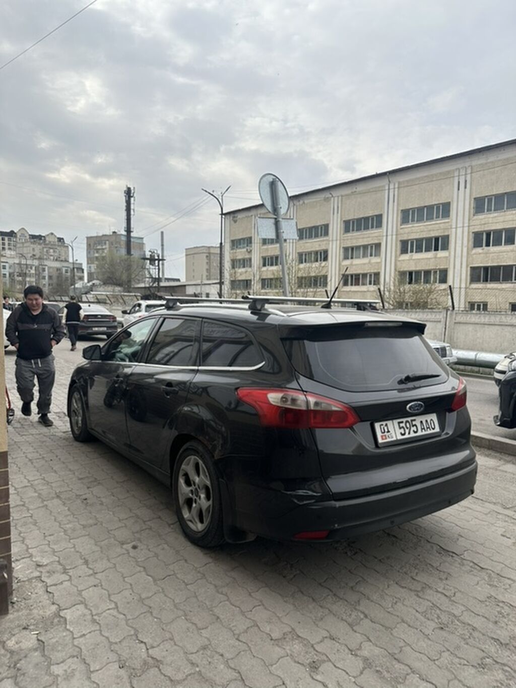 Ford Focus: 2013 г., 1.6 л, Автомат, Бензин, Универсал: фото 3