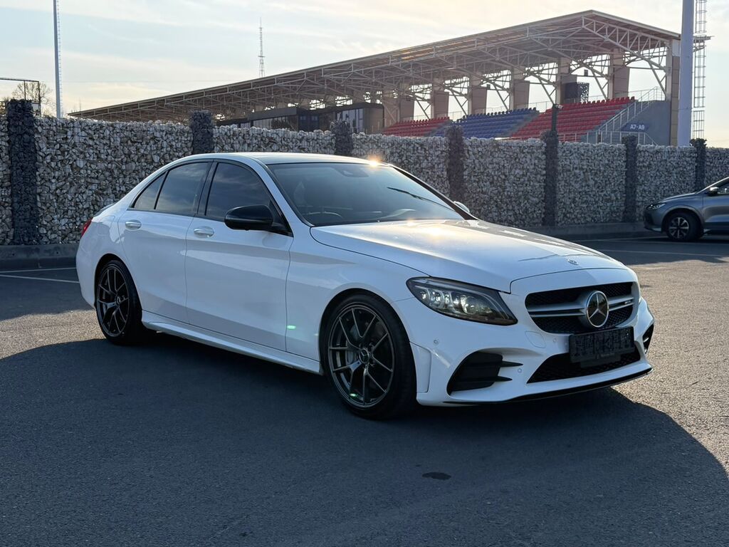 Mercedes-Benz C-Class: 2018 г., 3 л, Автомат, Бензин, Седан: фото 3