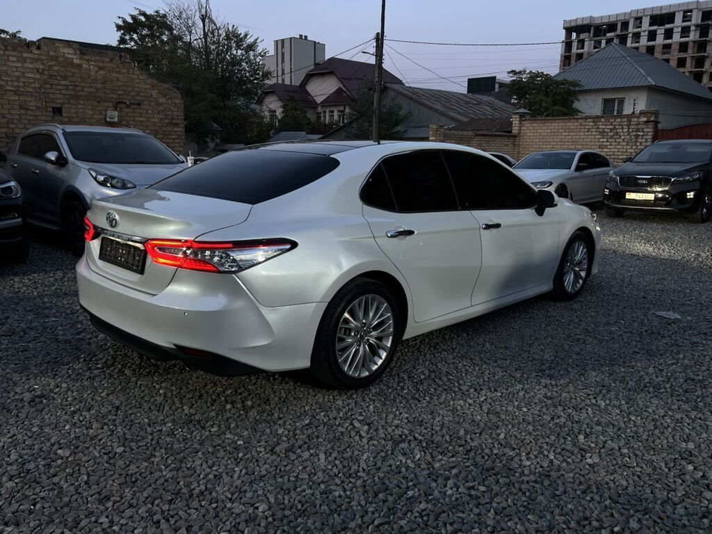 Toyota Camry: 2019 г., 2.5 л, Автомат, Бензин, Седан: фото 4