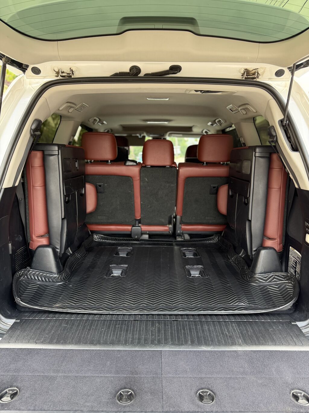 Lexus LX: 2016 г., 5.7 л, Автомат, Бензин, Внедорожник — фото 7