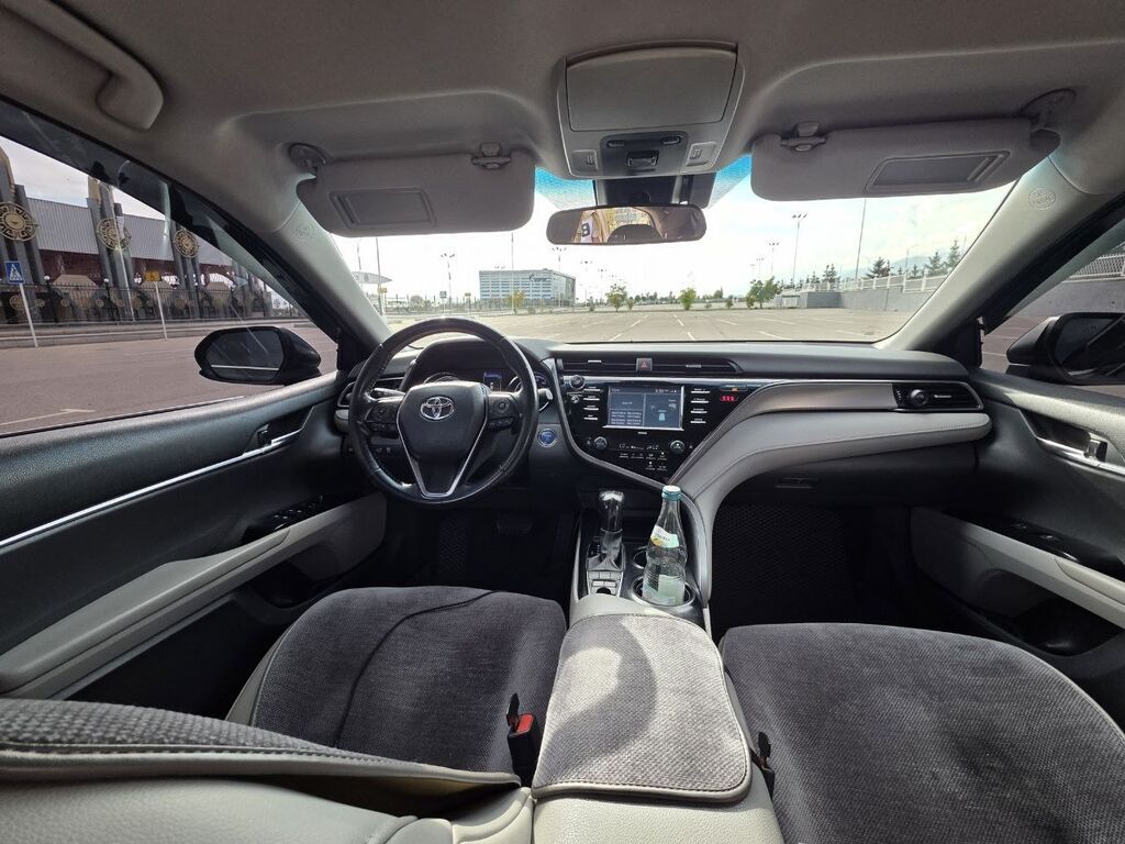 Toyota Camry: 2020 г., 2.5 л, Автомат, Бензин, Седан: фото 4