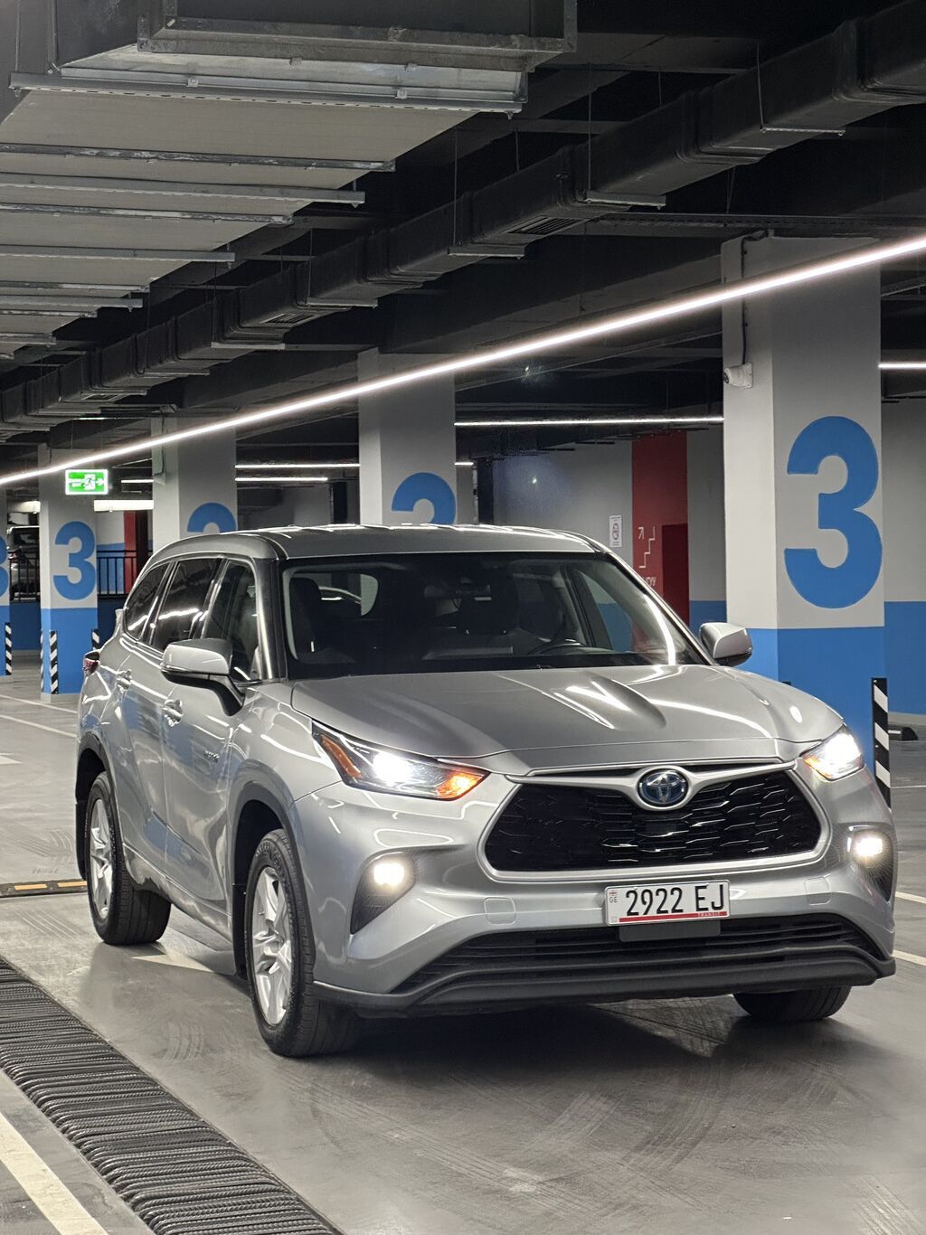 Toyota Highlander: 2021 г., 2.5 л, Автомат, Гибрид, Кроссовер: фото 2