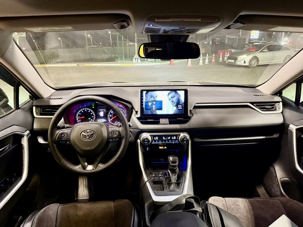 Toyota RAV4: 2019 г., 2.5 л, Бензин, Кроссовер: фото 7
