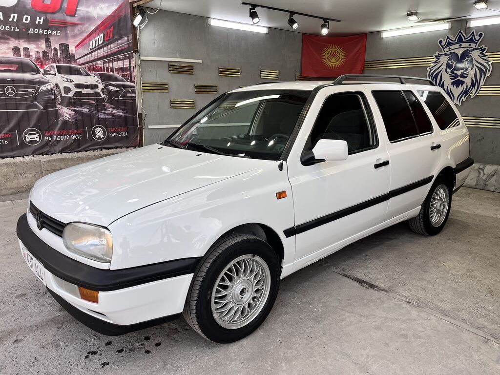 Volkswagen Golf: 1994 г., 1.8 л, Механика, Бензин, Универсал: фото 2