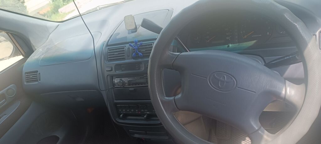 Toyota Ipsum: 1997 г., 2 л, Автомат, Бензин, Универсал — фото 4