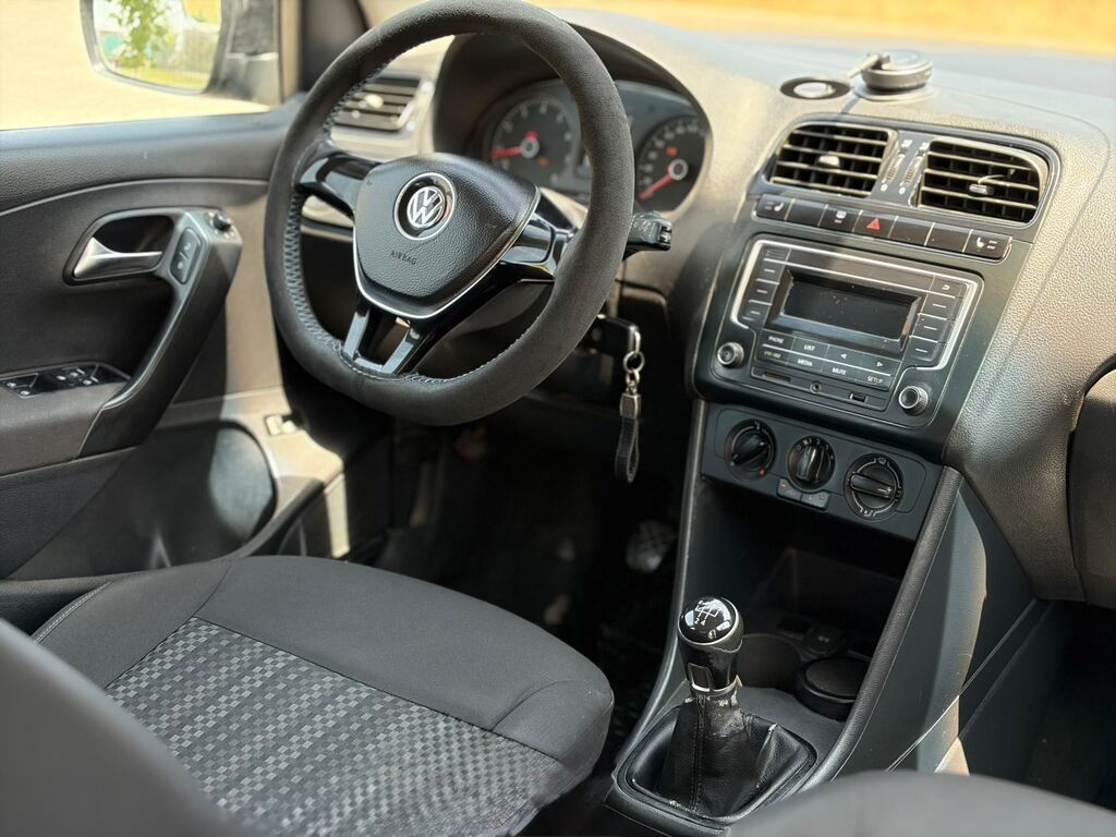 Volkswagen Polo: 2018 г., 1.6 л, Механика, Седан: фото 5