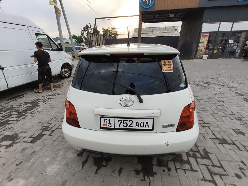 Toyota Ist: 2002 г., 1.5 л, Автомат, Бензин, Хэтчбэк: фото 4