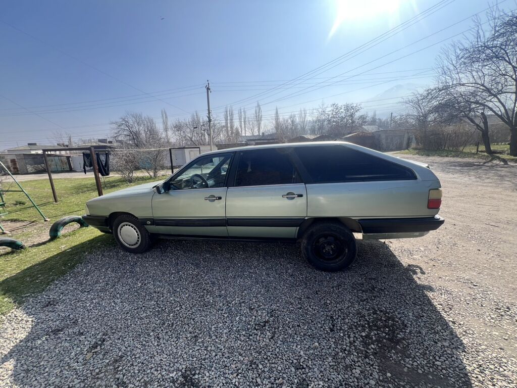 Audi 100