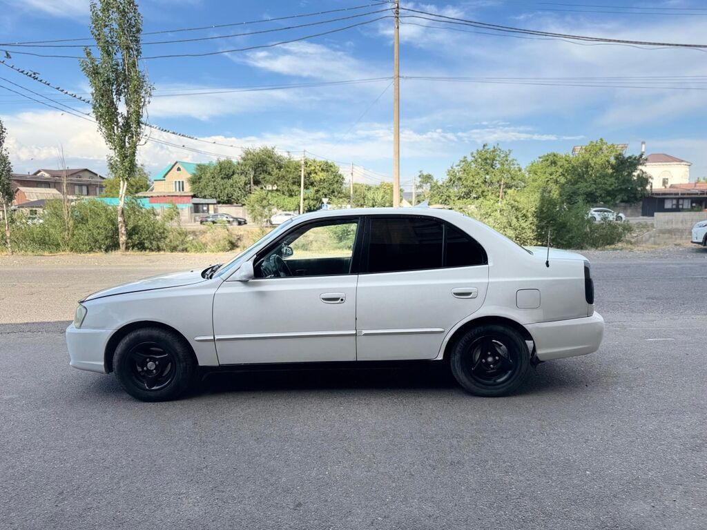 Hyundai Accent: 1999 г., 1.6 л, Механика, Бензин, Седан: фото 6