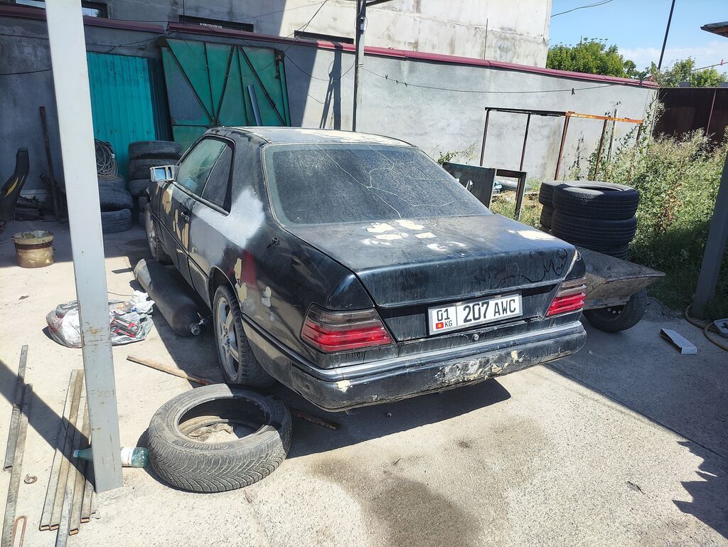 Mercedes-Benz W124: 1993 г., 2.3 л, Механика, Бензин, Купе: фото 4