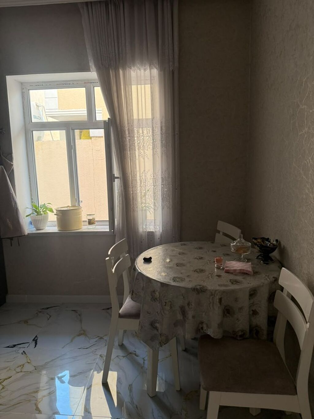 4 otaqlı, 94 kv. m, Yeni təmirli
