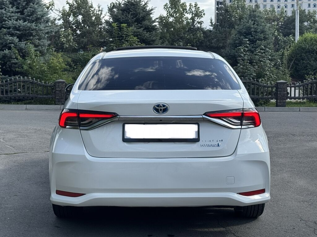 Toyota Corolla: 2019 г., 1.8 л, Вариатор, Гибрид, Седан: фото 4