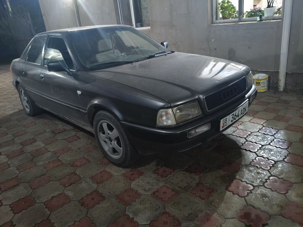 Audi 80: 1992 г., 2 л, Механика, Бензин, Седан: фото 1