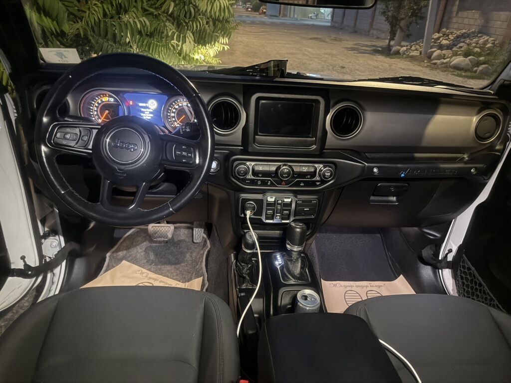 Jeep Wrangler: 2021 г., 2 л, Автомат, Бензин, Внедорожник: фото 4