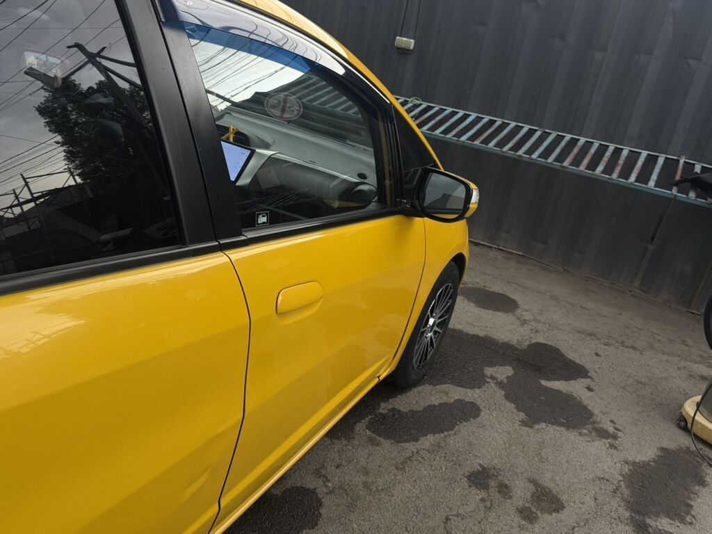 Honda Fit: 2009 г., 1.3 л, Робот, Бензин, Хэтчбэк: фото 7