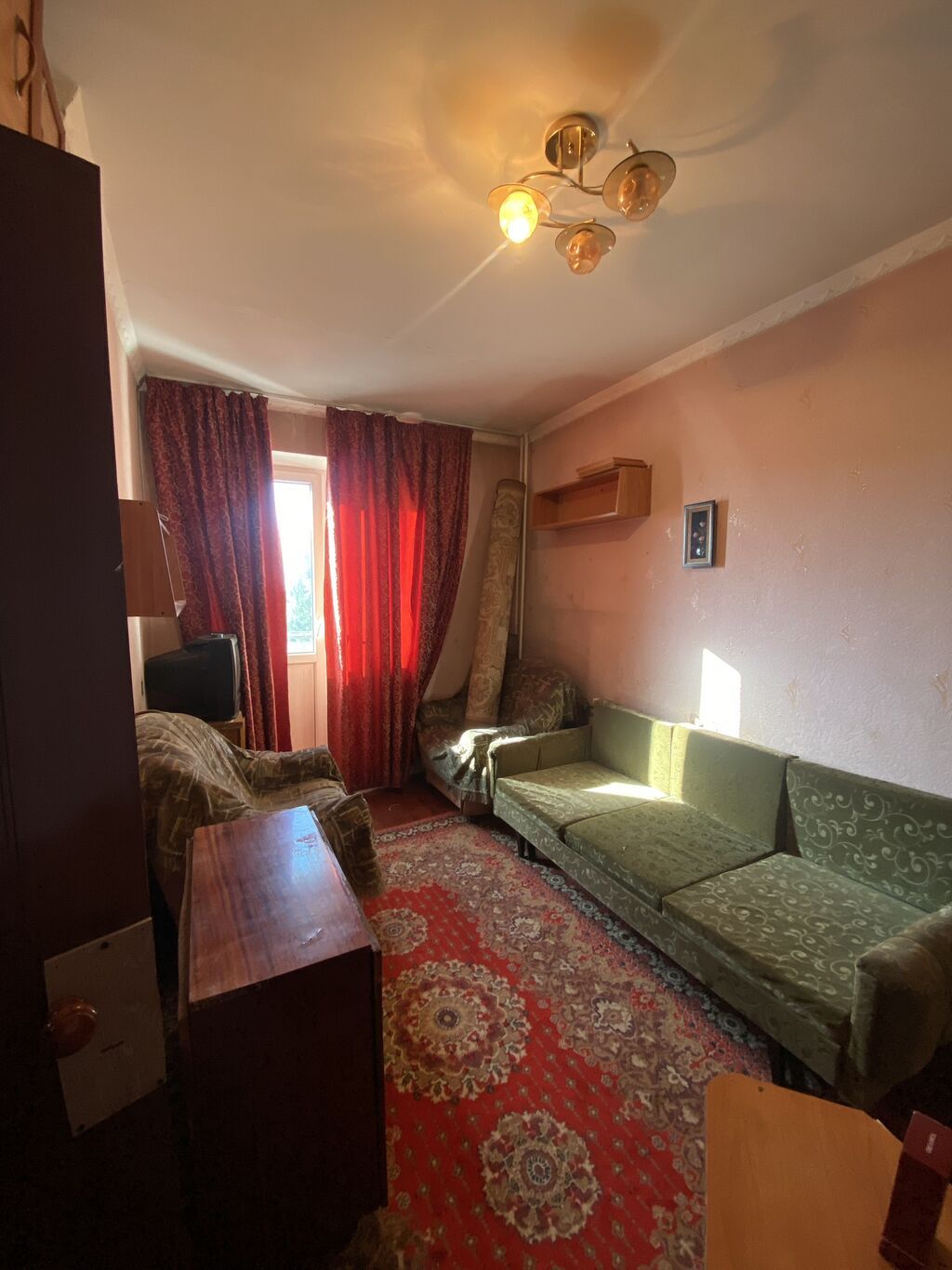 3 комнаты, 56 м², 105 серия, 4 этаж, Старый ремонт: фото 3