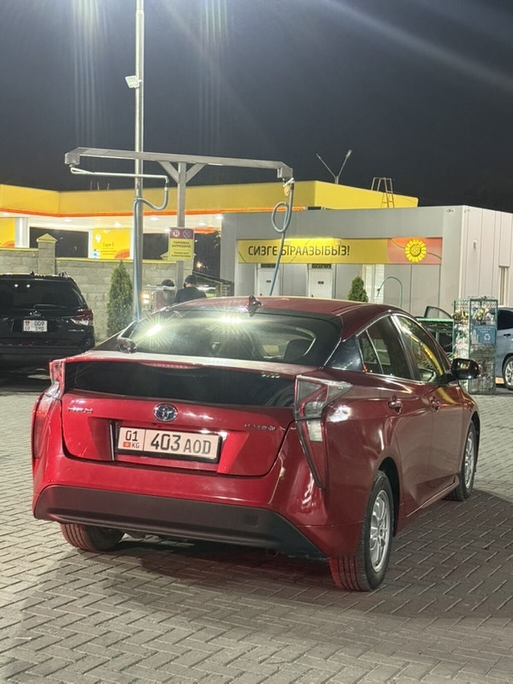 Toyota Prius: 2016 г., 1.8 л, Вариатор, Гибрид, Лифтбек: фото 3