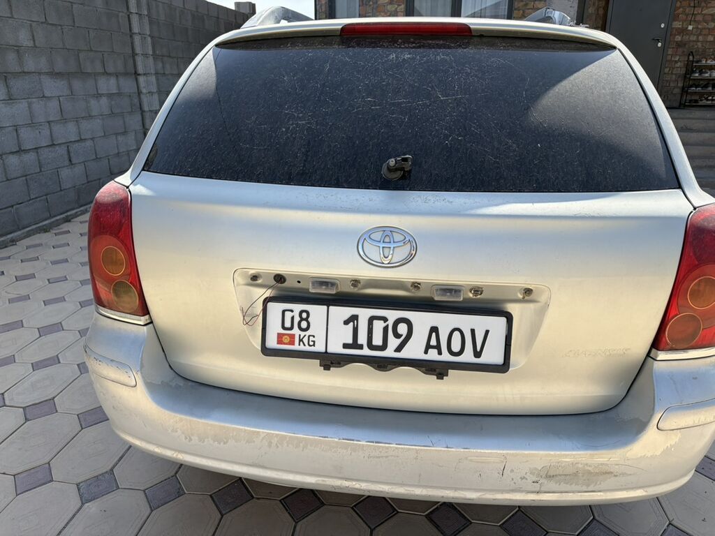 Toyota Avensis: 2003 г., 2 л, Автомат, Бензин, Универсал: фото 2