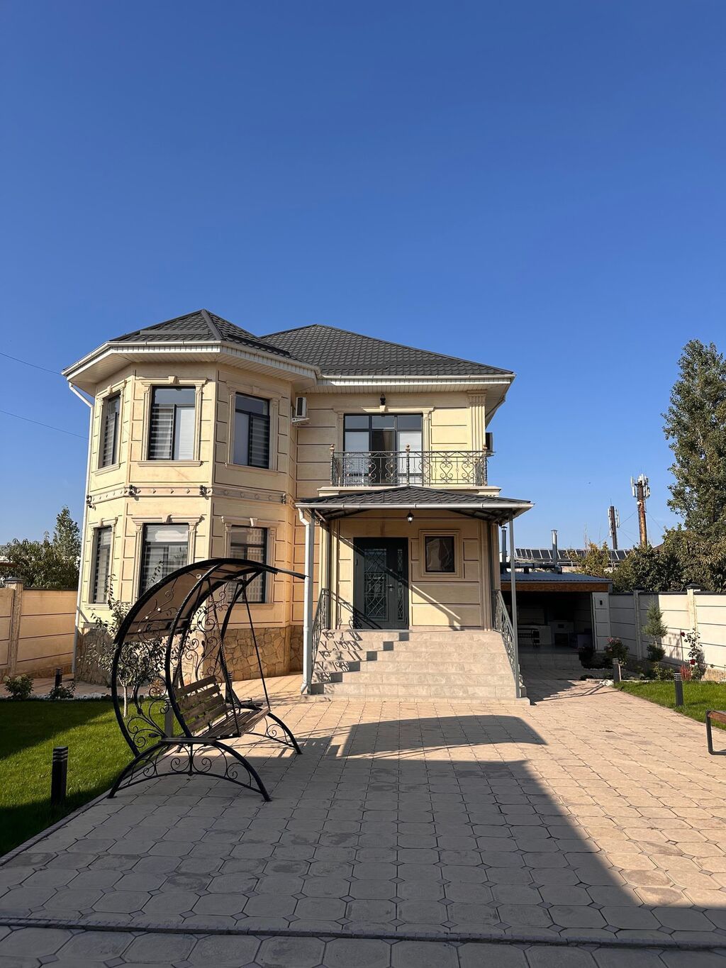 4 комнаты, 300 м², 8 соток, Бишкек, Арча-Бешик ж/м: фото 1