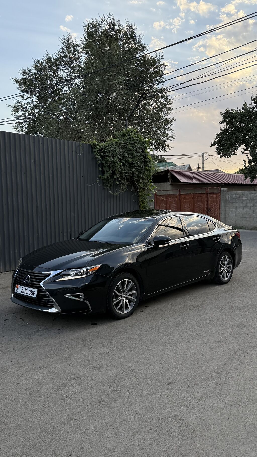 Lexus ES: 2016 г., 2.5 л, Автомат, Гибрид, Седан: фото 2