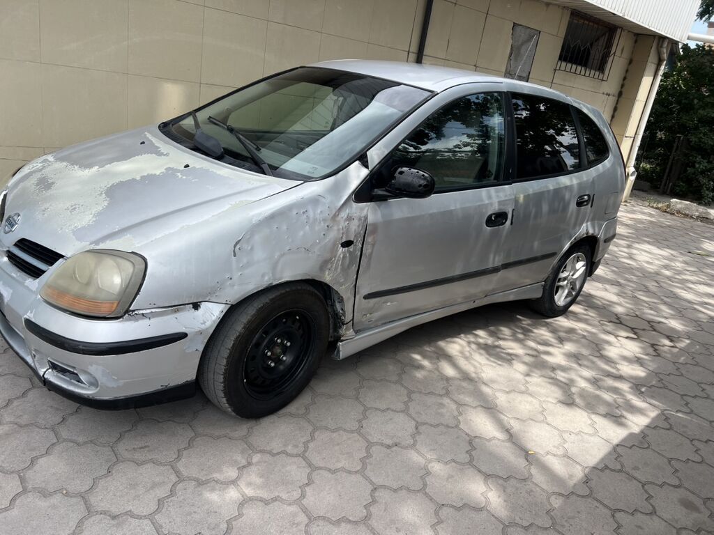Nissan Almera Tino: 2000 г., 2.2 л, Механика, Дизель, Минивэн: фото 4