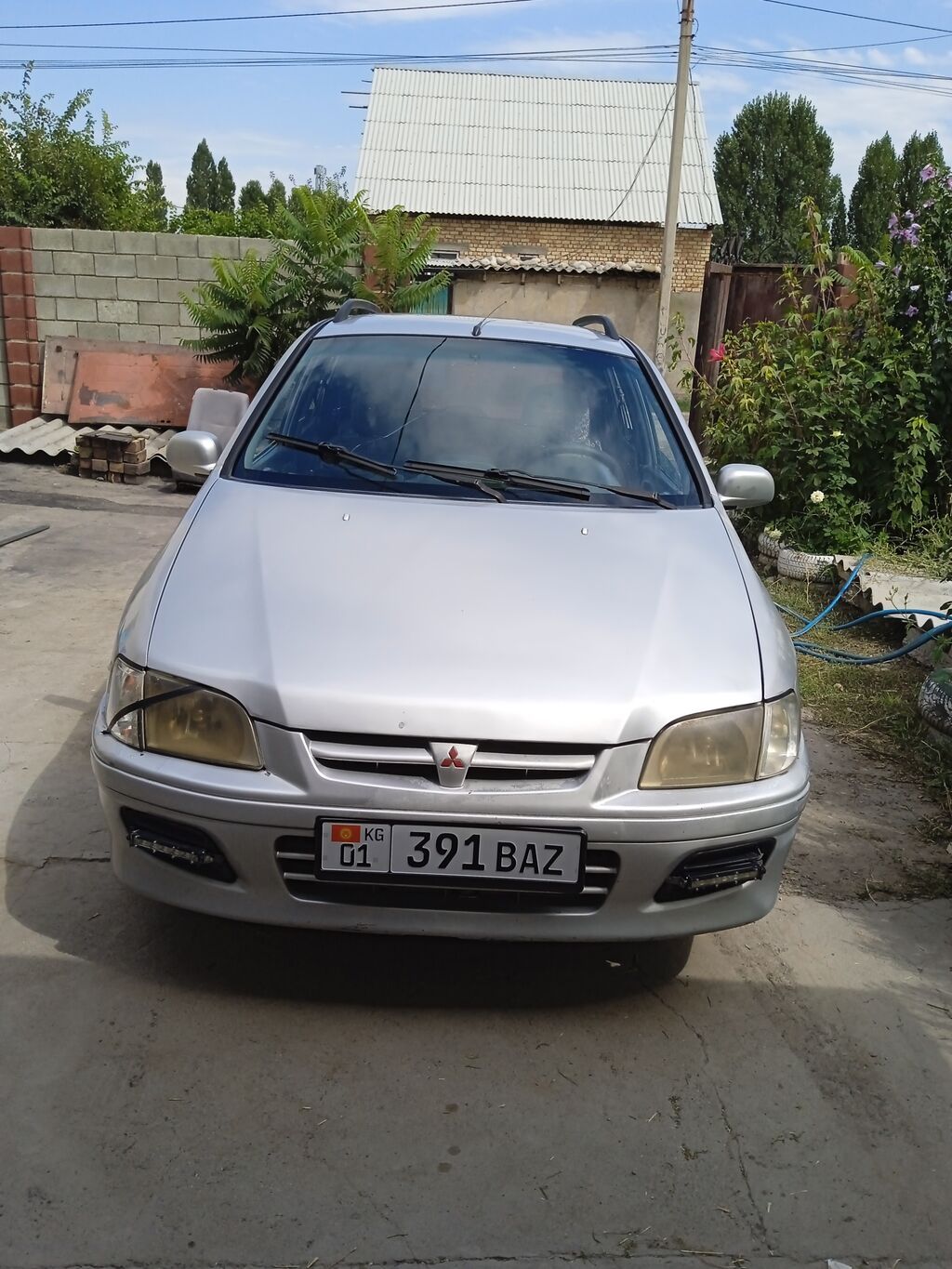 Mitsubishi Space Star: 2002 г., 1.6 л, Механика, Бензин, Седан: фото 1