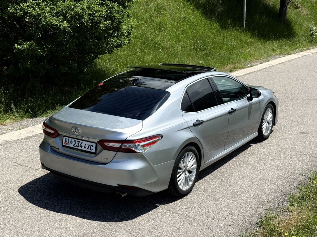 Toyota Camry: 2019 г., 2.5 л, Автомат, Бензин, Седан — фото 3