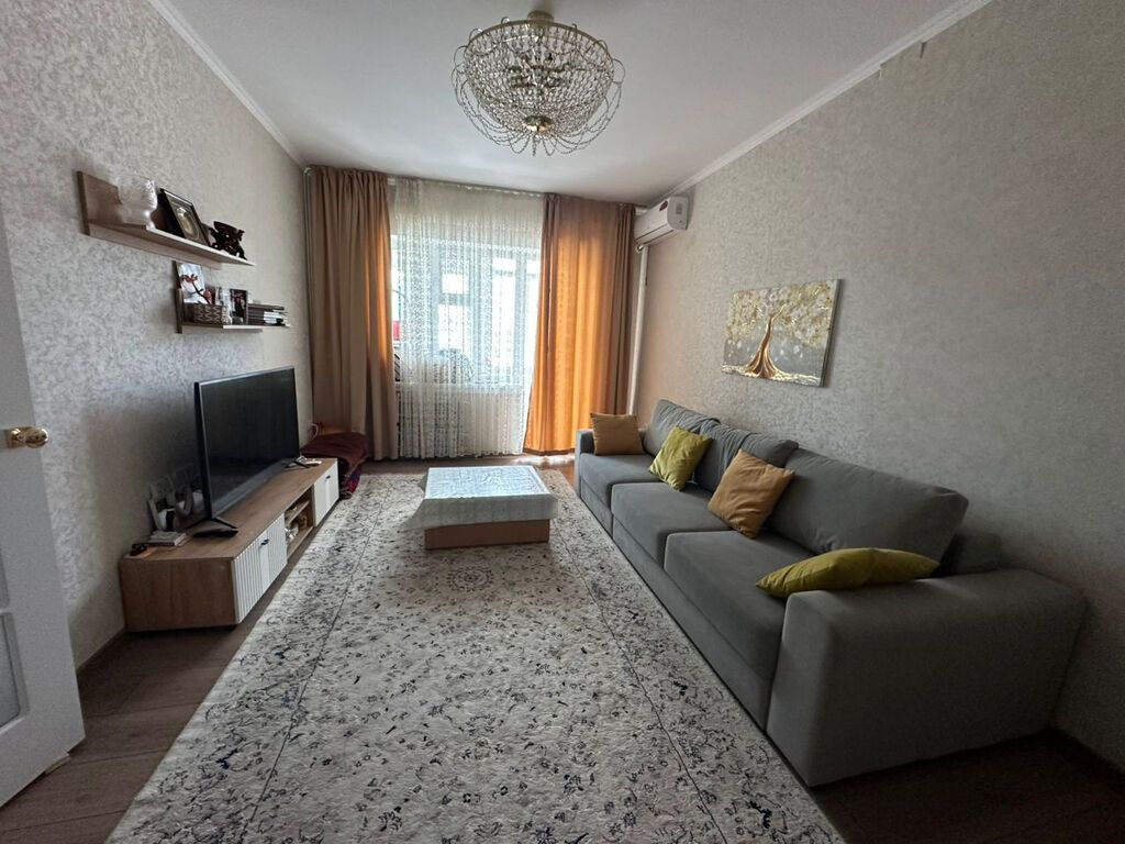 2 комнаты, 56 м², 10 мкр 105 серия, 8 этаж, Евроремонт: фото 1